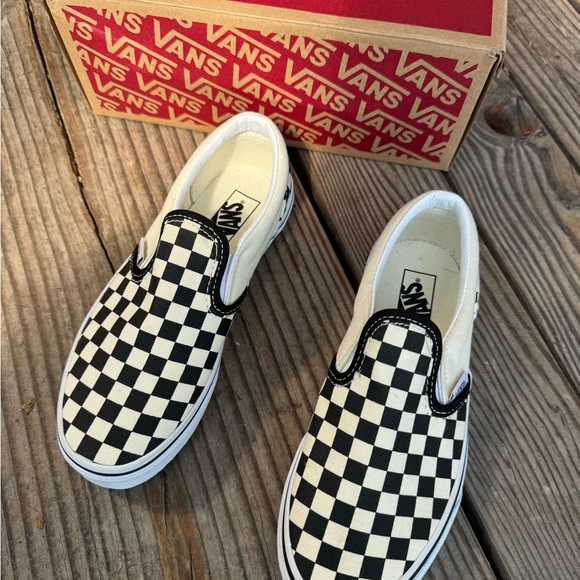 Kids Classic Slip-On Checkerboard Shoe, size Y 1.5 - Picture 4 of 8